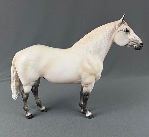 Breyer horse winners circle - horse,